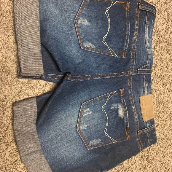 Distressed jeans shorts with cuff - Picture 2 of 2